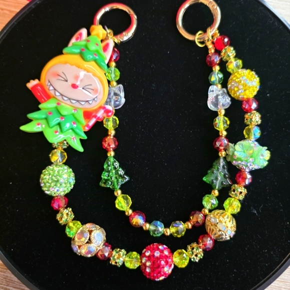 Labubu Christmas Sparkly Beaded HandBag Charm / Keychain - Picture 1 of 2